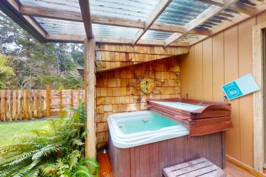 House Yachats