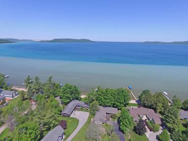 House Glen Lake