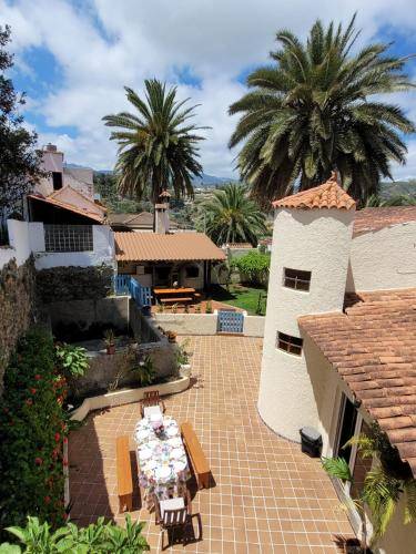 House Santa Brígida