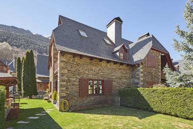 Casa Viella