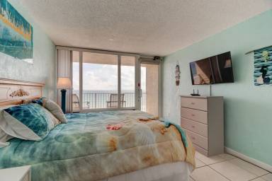 Condo  Edgewater