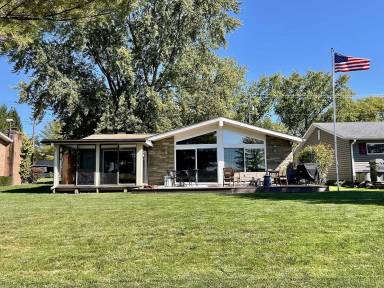 House  Conneaut Lake
