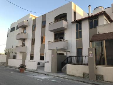 Appartement met hotelvoorzieningen Buġibba