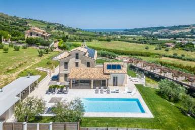 Villa  Monterubbiano