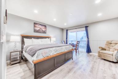 Private room Rockaway Beach