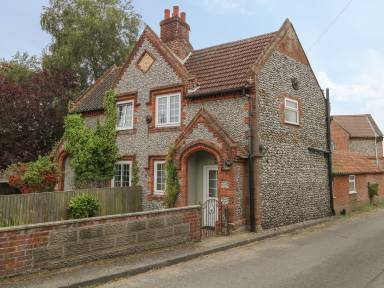 Cottage Holt