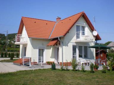 House Csopak