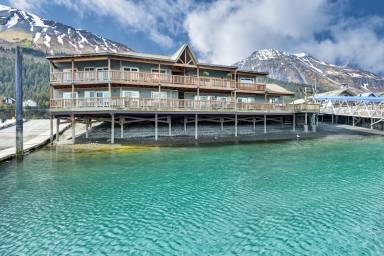 Lodge  Seward