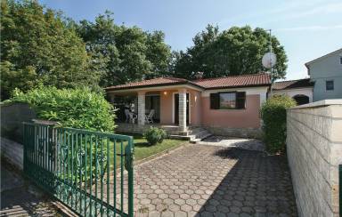 House  Dekovići