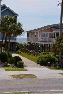 Condo  Garden City