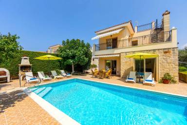 Villa Latsi