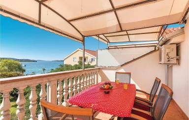 Apartament Srima