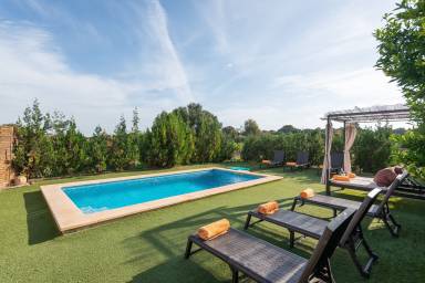 Villa  Llubí