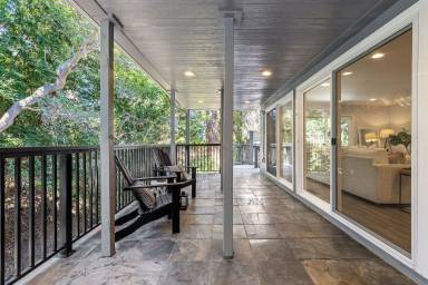 Villa  Baywood Park