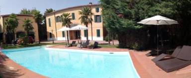 Bed and breakfast  Carpi