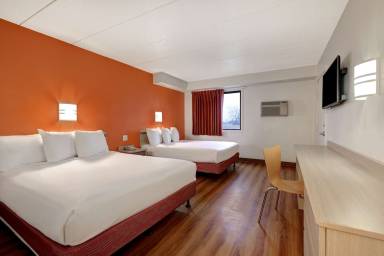 Motel Lakeville