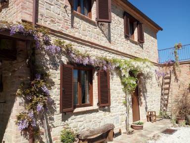 Farmhouse  Loro Piceno