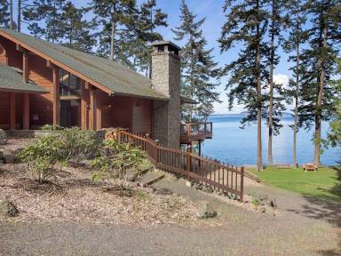 House  San Juan Island