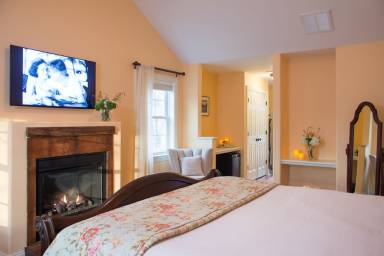 Bed and breakfast  Mountainville