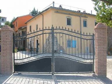 House  Castellina Marittima