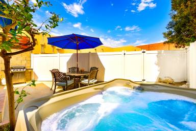Maisonette East Side Costa Mesa