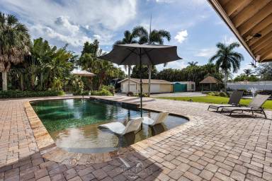 House Southwest Ranches