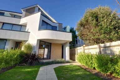 Cottage Sandbanks