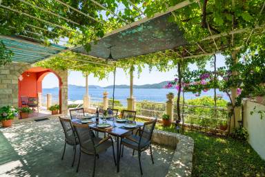 Ferienhaus Suđurađ