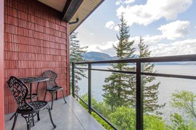 Lodge Harrison Hot Springs