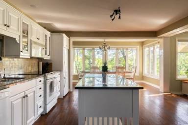 House Grapeview