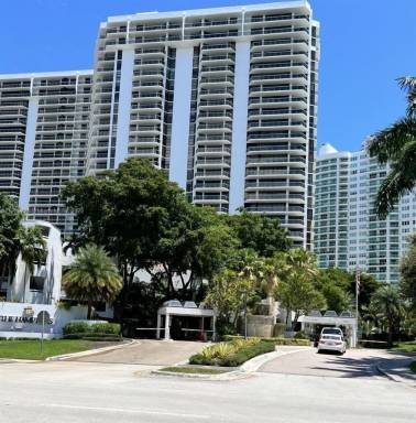 Condo  Ojus