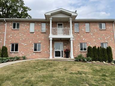 Condo  Stratford