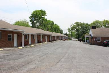 Motel  Adamstown