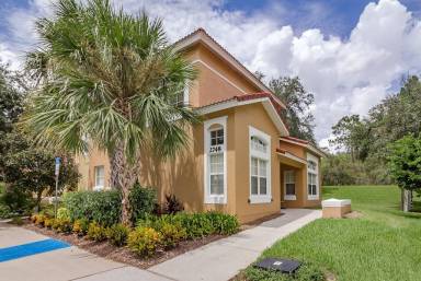 House  Oak Island