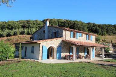Villa  Santa luce