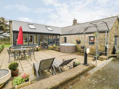 Cottage Mousehole