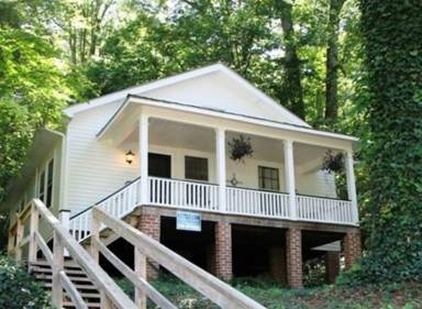 House  Saluda