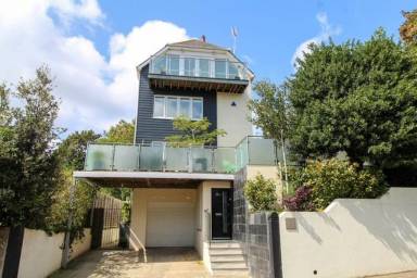 House  Westbourne
