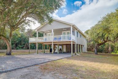 House  Pine Knoll Shores