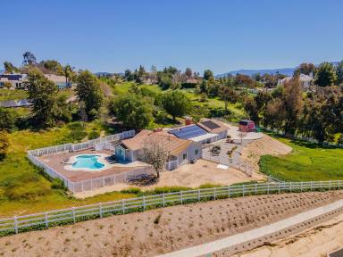 House  Menifee