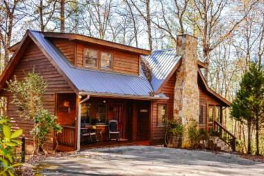 House  Lakemont