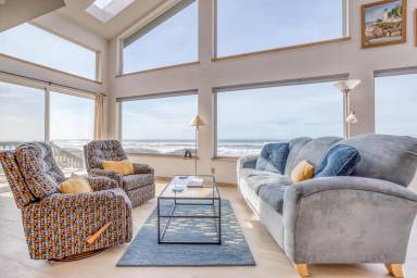 House Yachats