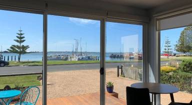 Bed and breakfast  Robertsons Beach