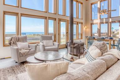House  Yachats