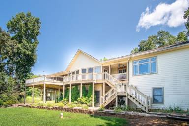 House  Hiawassee
