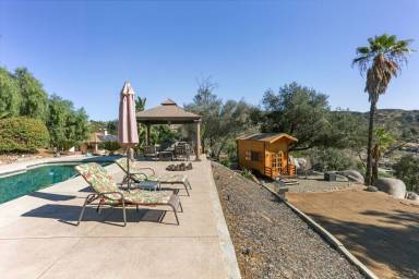 Hut  San Diego Country Estates