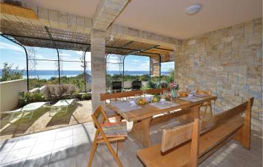 Maisonette  Maslenica