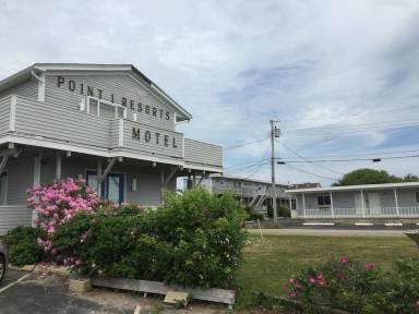 Motel  Watch Hill