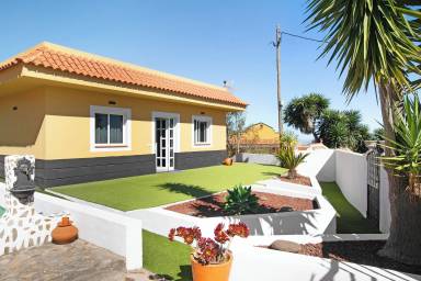House  La Caleta de Interián