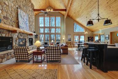 House  Harbor Springs